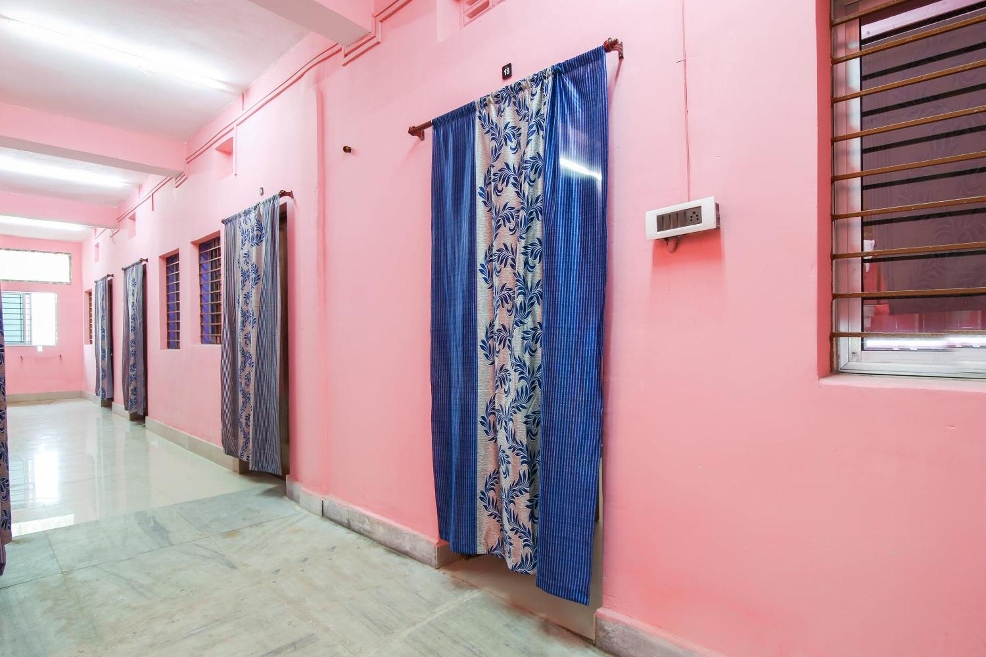 Collection O Nit More Adityapur Formerly Hotel Subheksha Джамшедпур Екстериор снимка